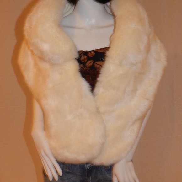 Tena Rae Custom OFF WHITE FAUX FUR COVER - Picture 6 of 8